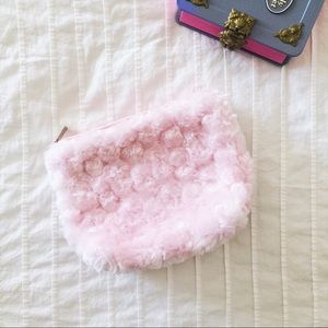 Fuzzy Makeup Bag (🐻FREE with $25+ Purchase)